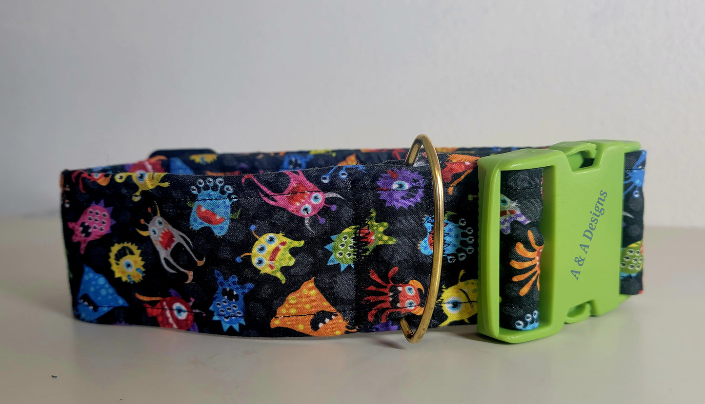 Monster print Collar
