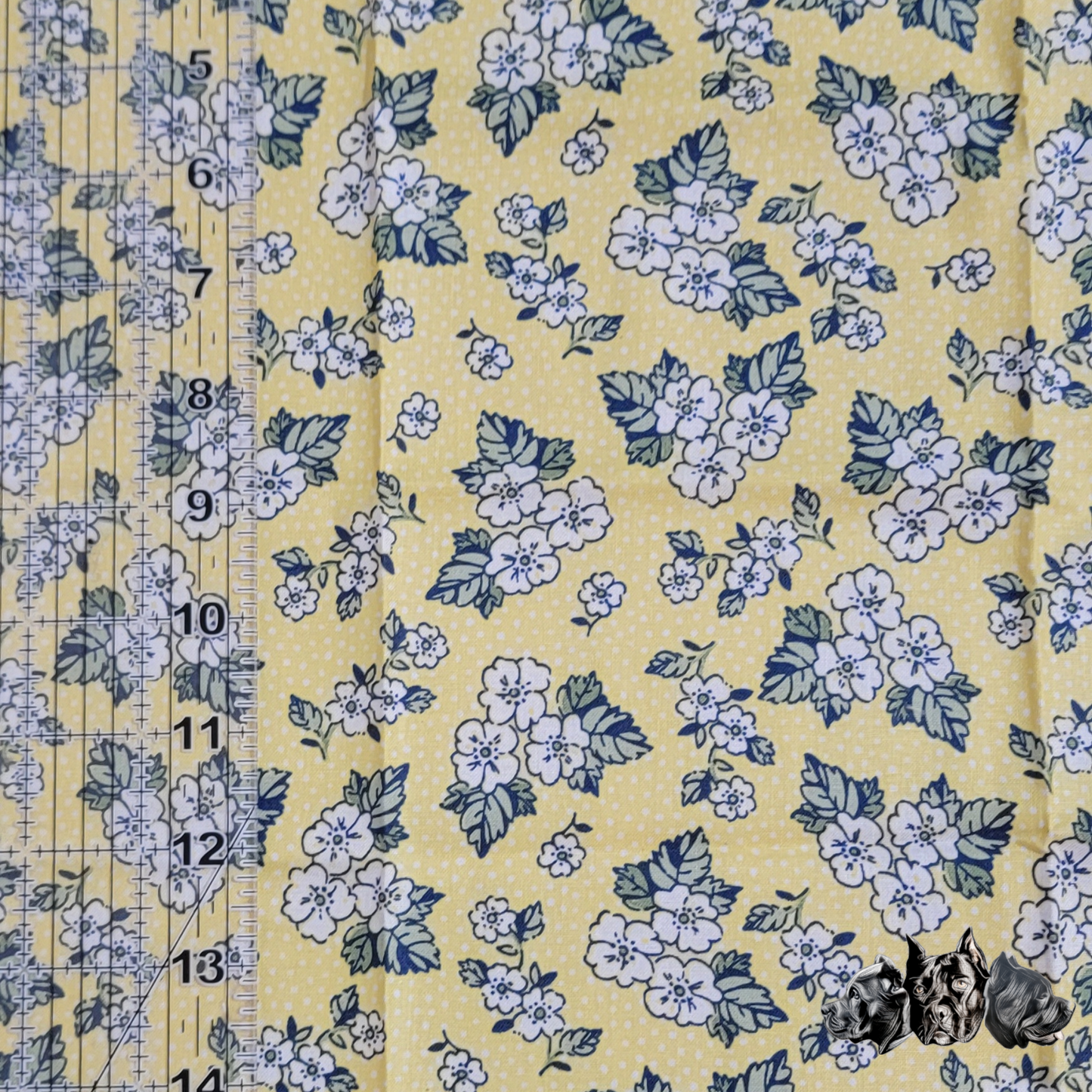 White Vintage Flowers Collar